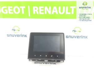 Gebruikte Display Interieur Renault Clio V (RJAB) 1.0 TCe 100 12V Prijs € 130,49 Margeregeling aangeboden door Snuverink Autodemontage
