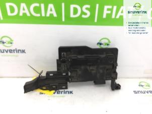 Gebruikte Module Verlichting Renault Megane IV (RFBB) 1.5 Energy dCi 110 Prijs € 100,00 Margeregeling aangeboden door Snuverink Autodemontage