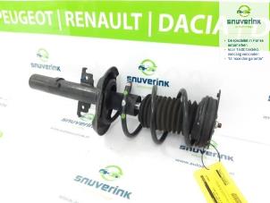 Gebruikte Mac Phersonpoot links-voor Renault Megane IV Estate (RFBK) 1.2 Energy TCE 130 Prijs € 75,00 Margeregeling aangeboden door Snuverink Autodemontage