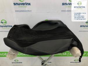 Gebruikte Stoel Bekleding links Peugeot 2008 (UD/UK/UR/US/UX) 1.2 VTi 12V PureTech 130 Prijs € 75,00 Margeregeling aangeboden door Snuverink Autodemontage