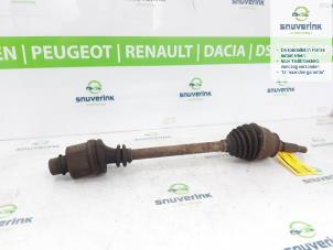 Gebruikte Homokineetas links-voor Renault Trafic Prijs € 67,49 Margeregeling aangeboden door Snuverink Autodemontage