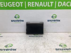 Gebruikte Display Interieur Peugeot 2008 (CU) 1.2 12V e-THP PureTech 130 Prijs € 252,00 Margeregeling aangeboden door Snuverink Autodemontage