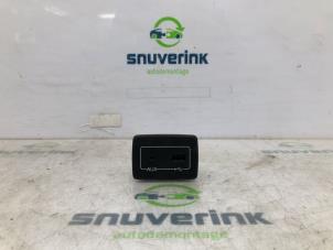 Gebruikte AUX/USB aansluiting Peugeot Boxer (U9) 2.2 HDi 110 Euro 5 Prijs € 30,25 Inclusief btw aangeboden door Snuverink Autodemontage