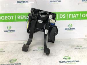 Gebruikte Koppelingspedaal Peugeot Boxer (U9) 2.2 HDi 110 Euro 5 Prijs € 108,90 Inclusief btw aangeboden door Snuverink Autodemontage