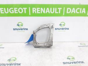 Gebruikte Dynamosteun boven Peugeot 208 II (UB/UH/UP) e-208 50 kWh Prijs € 38,12 Inclusief btw aangeboden door Snuverink Autodemontage