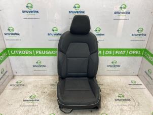 Gebruikte Stoel links Renault Captur II (RJB) 1.3 Mild Hybrid 140, TCe 140 16V Prijs € 199,98 Margeregeling aangeboden door Snuverink Autodemontage