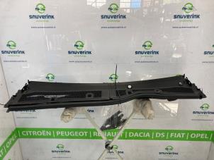 Gebruikte Paravan Peugeot 208 II (UB/UH/UP) 1.2 Vti 12V PureTech 100 Prijs € 71,25 Margeregeling aangeboden door Snuverink Autodemontage