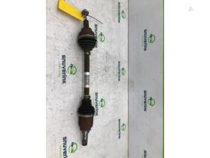 Gebruikte Aandrijfas links-achter Renault Twingo III (AH) 1.0 SCe 70 12V Prijs € 40,50 Margeregeling aangeboden door Snuverink Autodemontage