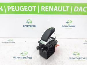 Gebruikte Versnellingspook DS Automobiles DS 7 1.6 16V E-Tense 300 4x4 Prijs € 114,95 Inclusief btw aangeboden door Snuverink Autodemontage