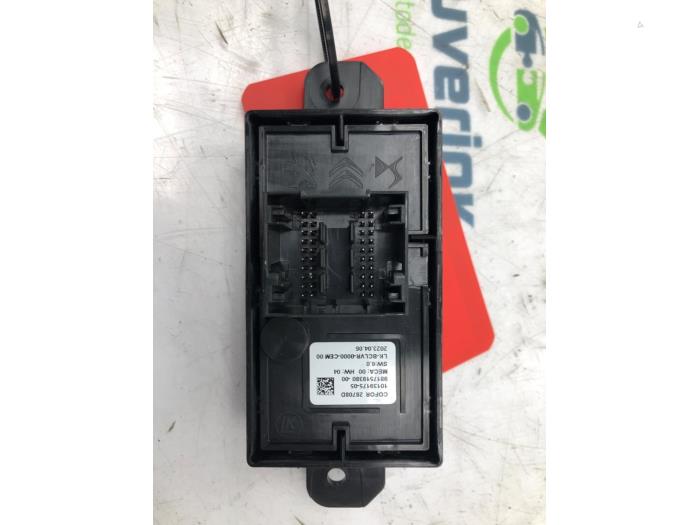 Gebruikte Computer Diversen DS Automobiles DS 7 1.6 16V E-Tense 300 4x4 Prijs € 55,54 Inclusief btw aangeboden door Snuverink Autodemontage