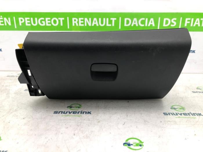 Gebruikte Dashboardkastje Renault Trafic (1FL/2FL/3FL/4FL) 2.0 dCi 16V 120 Prijs € 61,69 Inclusief btw aangeboden door Snuverink Autodemontage