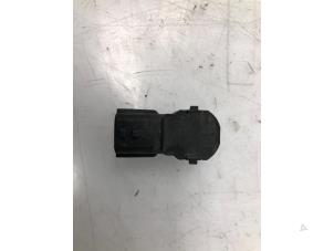 Gebruikte PDC Sensor Renault Trafic (1FL/2FL/3FL/4FL) 2.0 dCi 16V 120 Prijs € 36,30 Inclusief btw aangeboden door Snuverink Autodemontage