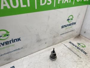 Gebruikte Adblue injector Renault Trafic (1FL/2FL/3FL/4FL) 1.6 dCi 125 Twin Turbo Prijs € 175,45 Inclusief btw aangeboden door Snuverink Autodemontage