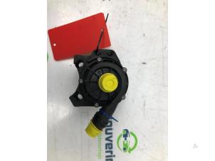 Gebruikte Waterpomp DS Automobiles DS 7 1.6 16V E-Tense 300 4x4 Prijs € 90,75 Inclusief btw aangeboden door Snuverink Autodemontage