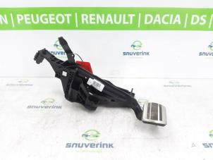 Gebruikte Rempedaal DS Automobiles DS 7 1.6 16V E-Tense 300 4x4 Prijs € 48,40 Inclusief btw aangeboden door Snuverink Autodemontage