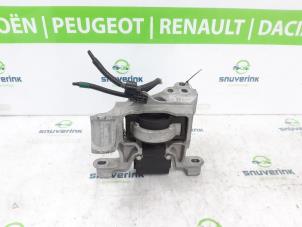 Gebruikte Motorrubber Mazda CX-3 (DJ/DK) 2.0 SkyActiv-G 120 Prijs € 112,50 Margeregeling aangeboden door Snuverink Autodemontage