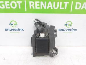 Gebruikte Sensor ACC (afstand) Mazda CX-3 (DJ/DK) 2.0 SkyActiv-G 120 Prijs € 300,00 Margeregeling aangeboden door Snuverink Autodemontage