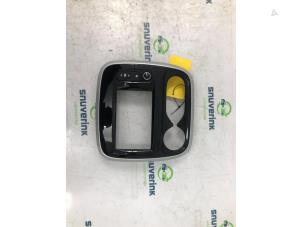 Gebruikte Dashboard deel Renault Trafic (1FL/2FL/3FL/4FL) 1.6 dCi 125 Twin Turbo Prijs € 81,68 Inclusief btw aangeboden door Snuverink Autodemontage