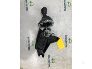 Gebruikte Versnellingspook Renault Trafic (1FL/2FL/3FL/4FL) 1.6 dCi 125 Twin Turbo Prijs € 96,80 Inclusief btw aangeboden door Snuverink Autodemontage