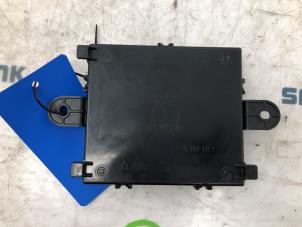 Gebruikte Module achterklep motor Peugeot 3008 II (M4/MC/MJ/MR) 1.6 16V HYbrid 225 Prijs € 39,98 Margeregeling aangeboden door Snuverink Autodemontage