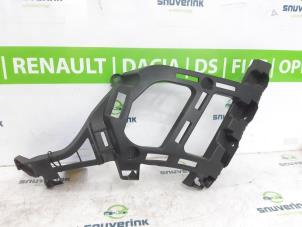 Gebruikte Bumpersteun rechts-achter Peugeot 3008 II (M4/MC/MJ/MR) 1.6 16V HYbrid 225 Prijs € 30,00 Margeregeling aangeboden door Snuverink Autodemontage