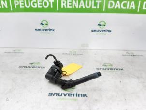 Gebruikte Bobine Renault Arkana (RJLL) 1.3 Mild Hybrid 160 16V Prijs € 24,20 Inclusief btw aangeboden door Snuverink Autodemontage