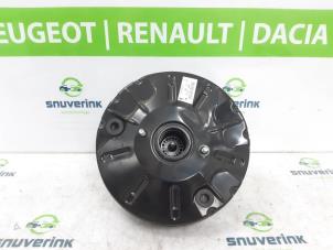 Gebruikte Rembooster Renault Arkana (RJLL) 1.3 Mild Hybrid 160 16V Prijs € 199,65 Inclusief btw aangeboden door Snuverink Autodemontage