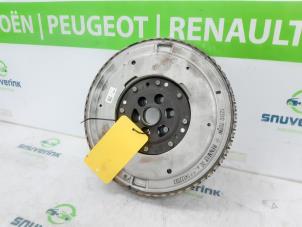 Gebruikte Vliegwiel Renault Arkana (RJLL) 1.3 Mild Hybrid 160 16V Prijs € 302,50 Inclusief btw aangeboden door Snuverink Autodemontage