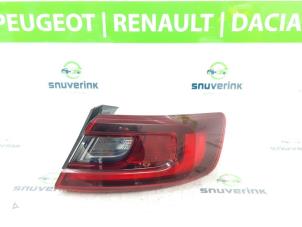 Gebruikte Achterlicht rechts Renault Arkana (RJLL) 1.3 Mild Hybrid 160 16V Prijs € 299,48 Inclusief btw aangeboden door Snuverink Autodemontage