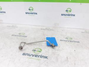 Gebruikte Brandstofleiding Peugeot 3008 II (M4/MC/MJ/MR) 1.6 16V HYbrid 225 Prijs € 25,00 Margeregeling aangeboden door Snuverink Autodemontage