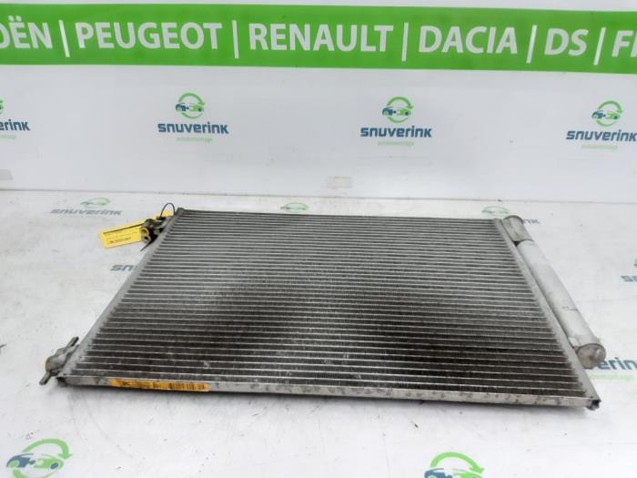 Gebruikte Airco Condensor Renault Twingo III (AH) 1.0 SCe 70 12V Prijs € 38,25 Margeregeling aangeboden door Snuverink Autodemontage
