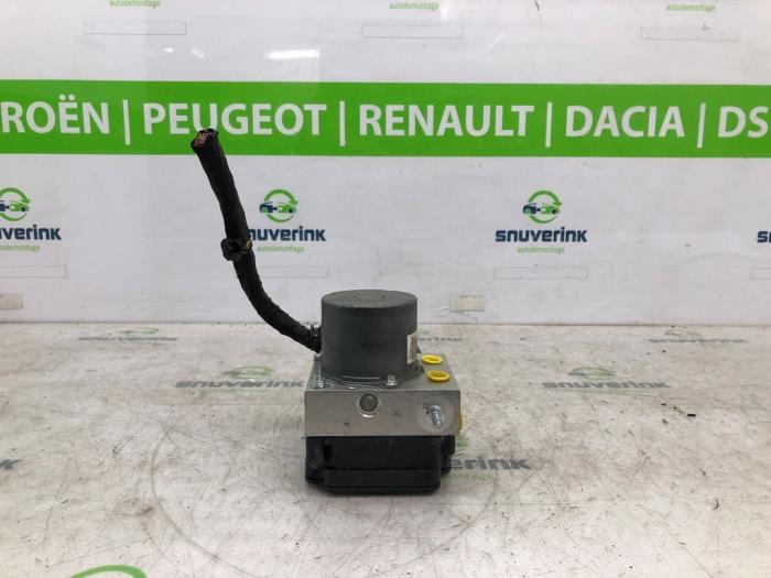 Gebruikte ABS Pomp Peugeot 3008 II (M4/MC/MJ/MR) 1.2 12V e-THP PureTech 130 Prijs € 150,00 Margeregeling aangeboden door Snuverink Autodemontage