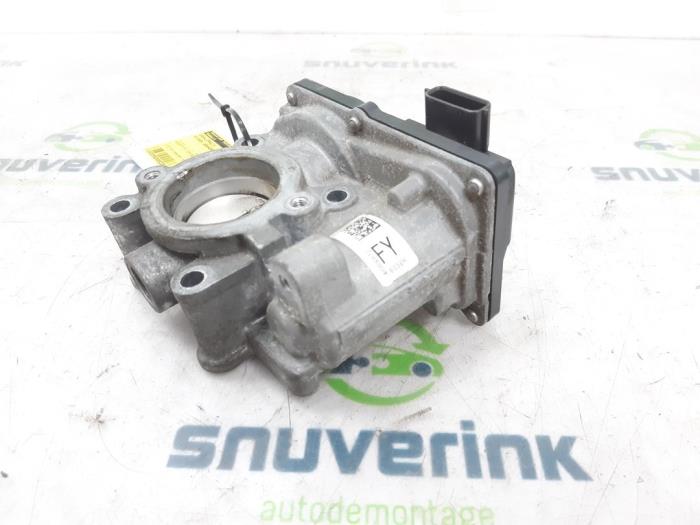 Gasklephuis van een Nissan Qashqai (J11) 1.2 DIG-T 16V 2014