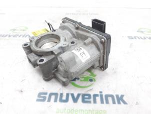Gasklephuis van een Nissan Qashqai (J11) 1.2 DIG-T 16V 2014