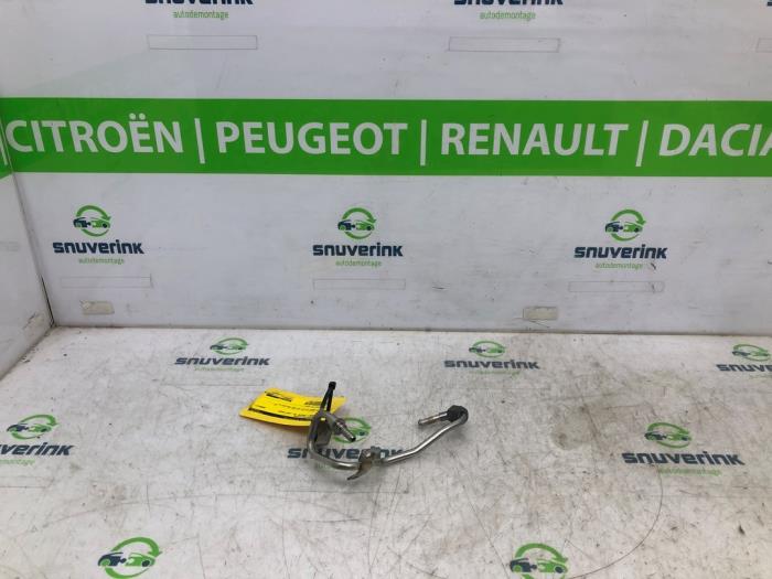 Gebruikte Brandstofleiding Renault Kadjar (RFEH) 1.3 TCE 160 FAP 16V Prijs € 42,50 Margeregeling aangeboden door Snuverink Autodemontage