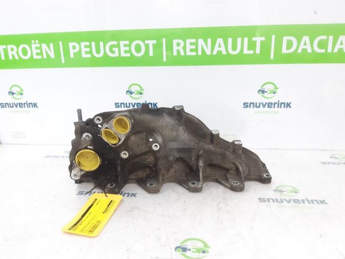 Gebruikte Inlaatspruitstuk Renault Trafic (1FL/2FL/3FL/4FL) 1.6 dCi 115 Prijs € 81,68 Inclusief btw aangeboden door Snuverink Autodemontage