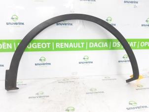 Gebruikte Schermverbreder Renault Kadjar (RFEH) 1.3 TCE 160 FAP 16V Prijs € 66,50 Margeregeling aangeboden door Snuverink Autodemontage