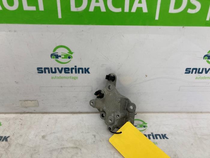 Gebruikte Motorrubber Renault Trafic (1FL/2FL/3FL/4FL) 2.0 dCi 16V 120 Prijs € 32,39 Inclusief btw aangeboden door Snuverink Autodemontage