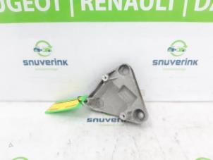 Gebruikte Dynamosteun boven Opel Adam 1.4 16V Prijs € 25,00 Margeregeling aangeboden door Snuverink Autodemontage