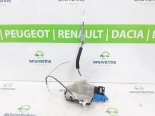 Gebruikte Deurslot Mechaniek 4Deurs rechts-achter Peugeot 208 II (UB/UH/UP) 1.2 Vti 12V PureTech 100 Prijs € 59,90 Inclusief btw aangeboden door Snuverink Autodemontage