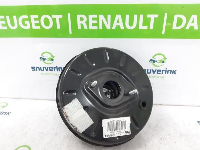 Gebruikte Rembekrachtiger Peugeot 208 II (UB/UH/UP) 1.2 Vti 12V PureTech 100 Prijs € 66,55 Inclusief btw aangeboden door Snuverink Autodemontage