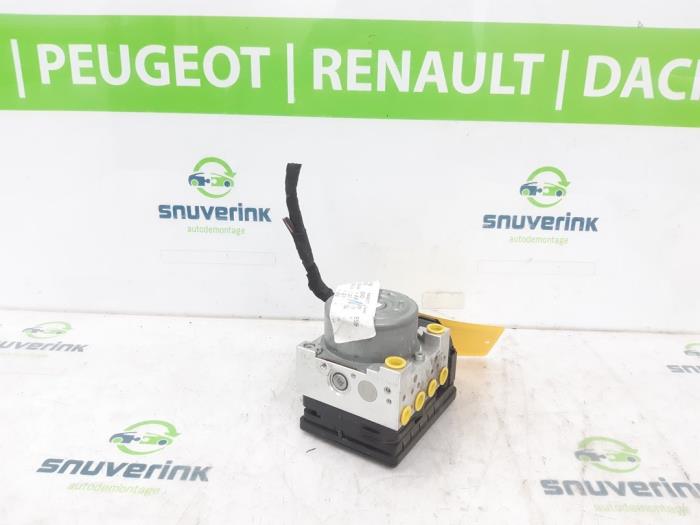 Gebruikte ABS Pomp Renault Megane IV Estate (RFBK) 1.3 TCE 115 16V Prijs € 247,49 Margeregeling aangeboden door Snuverink Autodemontage