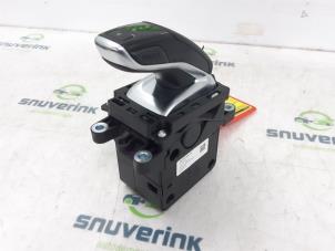 Gebruikte Versnellingspook Peugeot 2008 (UD/UK/UR/US/UX) 1.2 VTi 12V PureTech 130 Prijs € 151,25 Inclusief btw aangeboden door Snuverink Autodemontage