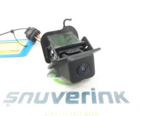 Gebruikte Achteruitrij Camera Peugeot 2008 (UD/UK/UR/US/UX) 1.2 VTi 12V PureTech 130 Prijs € 81,68 Inclusief btw aangeboden door Snuverink Autodemontage
