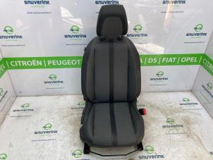 Gebruikte Stoel rechts Peugeot 2008 (UD/UK/UR/US/UX) 1.2 VTi 12V PureTech 130 Prijs € 134,98 Margeregeling aangeboden door Snuverink Autodemontage