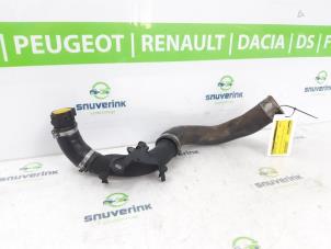 Gebruikte Intercooler Slang Dacia Logan MCV II/Sandero Wagon (7S) 0.9 TCE 12V LPG Prijs € 31,50 Margeregeling aangeboden door Snuverink Autodemontage