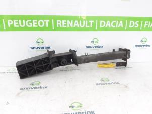 Gebruikte Subframe Renault Megane IV Estate (RFBK) 1.5 Energy dCi 110 Prijs € 60,50 Inclusief btw aangeboden door Snuverink Autodemontage