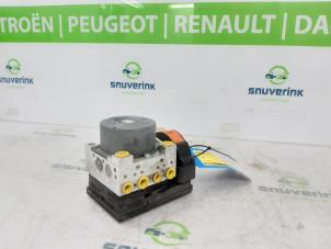 Gebruikte ABS Pomp Peugeot 208 II (UB/UH/UP) 1.2 Vti 12V PureTech 100 Prijs € 159,98 Margeregeling aangeboden door Snuverink Autodemontage
