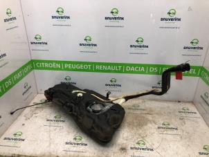 Gebruikte Brandstoftank Citroen C3 Aircross I (2C/2R) 1.2 e-THP PureTech 110 Prijs € 235,95 Inclusief btw aangeboden door Snuverink Autodemontage