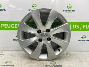 Gebruikte Velg Peugeot Partner Tepee (7A/B/C/D/E/F/G/J/P/S) 1.2 12V e-THP PureTech 110 Prijs € 89,98 Margeregeling aangeboden door Snuverink Autodemontage